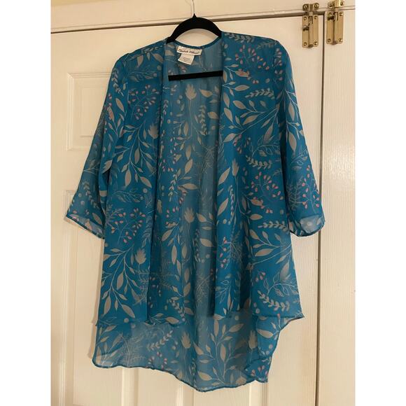 Elizabeth Williams Tops - Open front light weight artsy fairy whimsical 3/4 sleeve coverup Petite medium